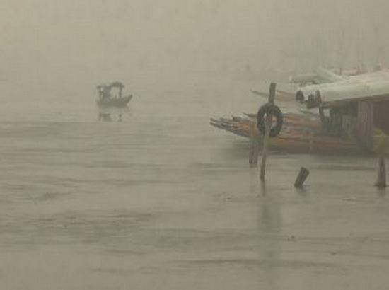 Srinagar freezes at minus 7 degrees Celsius