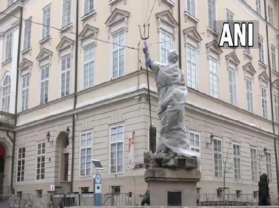 Russia-Ukraine crisis: Lviv covers all statues in city from possible attacks