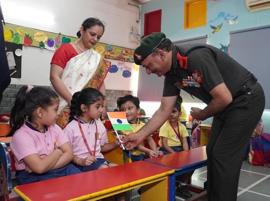 Mohali: Param Veer Chakra awardee Subedar Major Sanjay Kumar visits Paragon School – 71