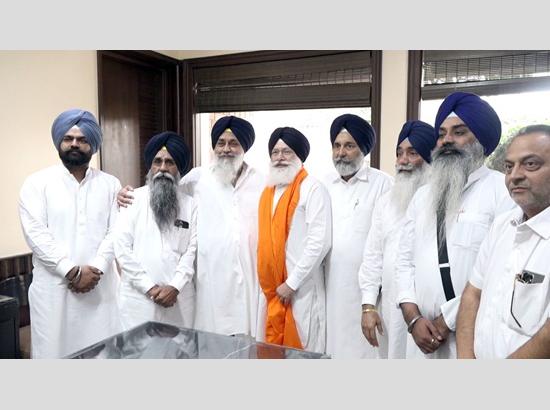 Breaking: Makhan Brar joins SAD, welcomed by Sukhbir Badal