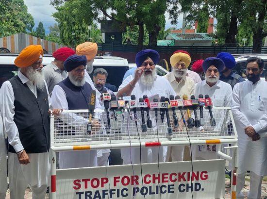 SAD delegation meets Punjab Governor, seeks CBI probe into alleged paper leaks