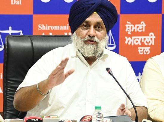 Sukhbir Badal condemns CBSE's decision to drop Punjabi language as regional language in board exams ( Watch Video )