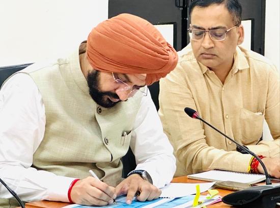 Resolve pending cases for worker welfare schemes by Nov 30-Minister Tarunpreet Sond directs officers