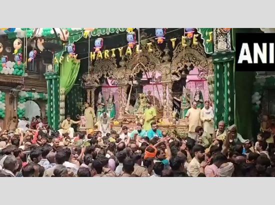 Devotees throng Vrindavan's Banke Bihari Mandir on occasion of Hariyali Teej