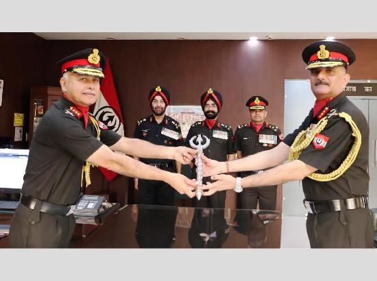 Lieutenant General Amit Kabthiyal assumes Command of Vajra Corps