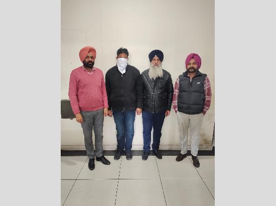 Vigilance Bureau nabs Head Constable red handed accepting bribe of Rs 5.2 lakh