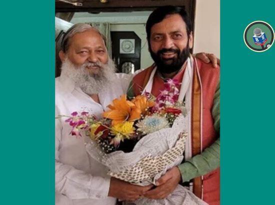 Haryana CM Saini calls on ailing Minister Anil Vij, wishes speedy recovery