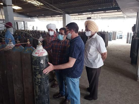 Jalandhar ADC visits oxygen plant to oversee production & distribution procedure