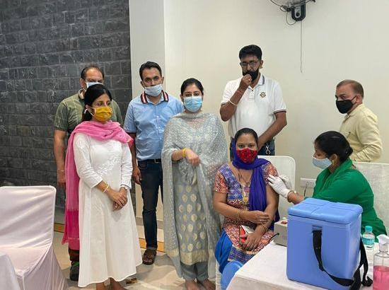 Chandigarh SDM organizes COVID vaccination camp