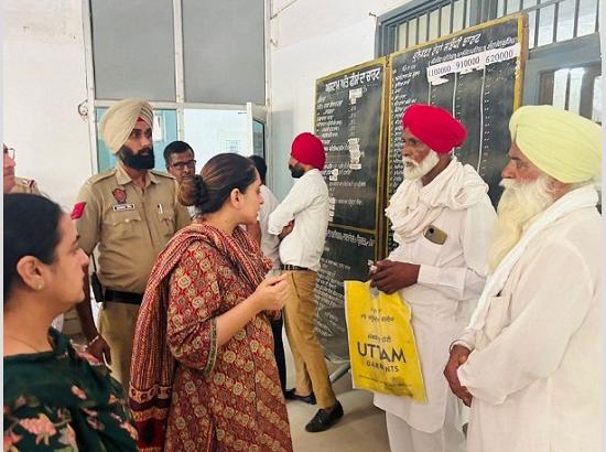 DC makes surprise visit to Arnivala Sub-Tehsil