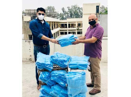 Chairman Punjab Youth Development Board hands over 50 PPE Kits for corona warriors