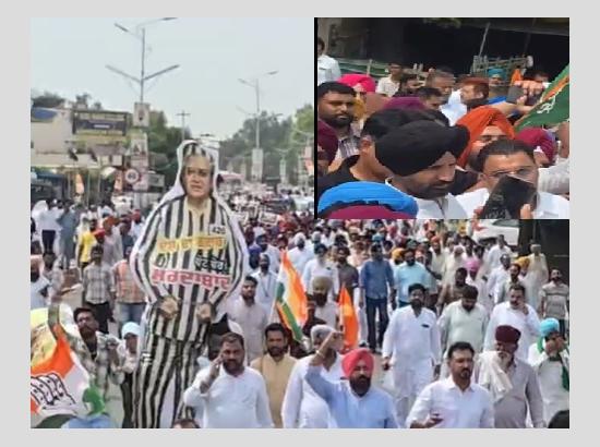 Raja Warring leads Congress protest in Ferozepur, raises SIR and drug-related concerns