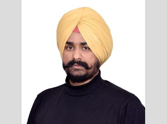 Gurdaspur: Former Sarpanch and Restaurant owner shoots himself