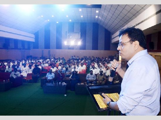DC Amit Kumar Panchal Urges Youth to Turn Their Energy into Strength, Skills and Success
