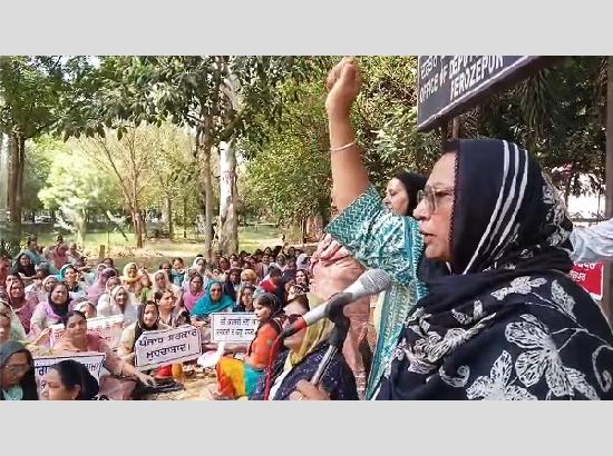 Anganwadi workers resist Ration Card verification duty; Warn of intensified agitation
