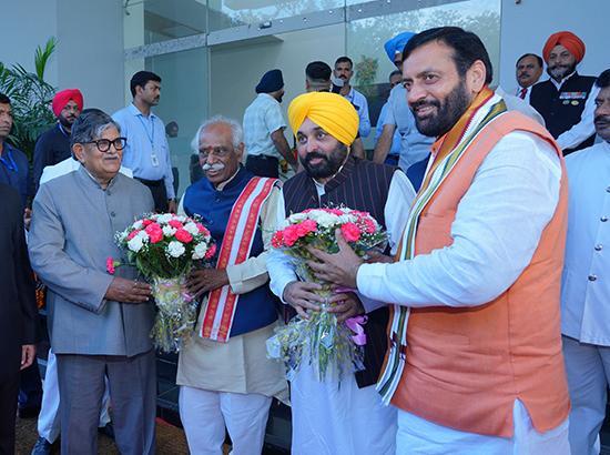 Punjab-Haryana CMs to meet over SYL today January 27