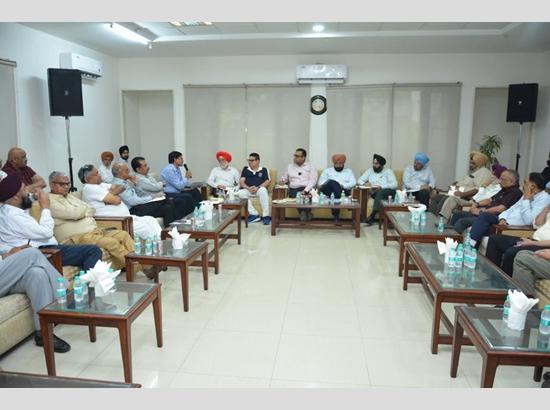 Powercom CMD Basant Garg assures uninterrupted power supply, meets Industry and farmers