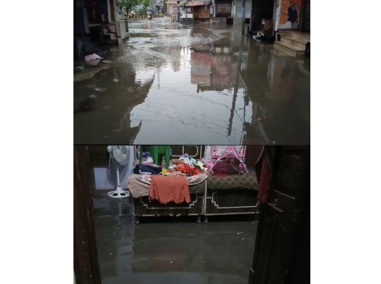 Heavy overnight rain floods Gurdaspur roads, water enters homes in low-lying areas