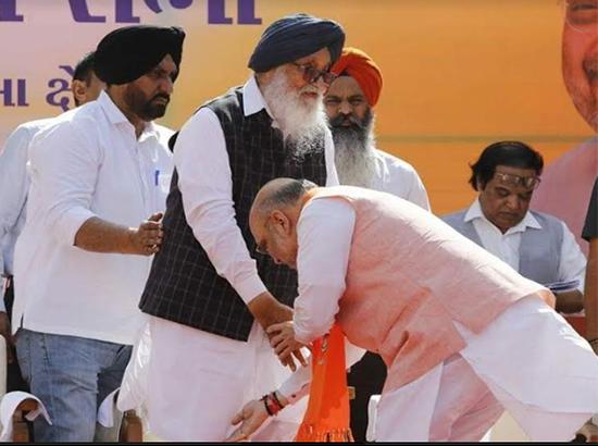What made Badal go all the way to Gujarat to bless Amit Shah 