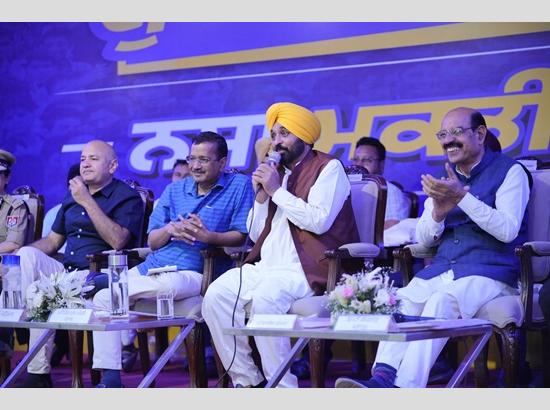 Act as watchdogs to check the menace of drugs and save our upcoming generations: Kejriwal and Mann urge people