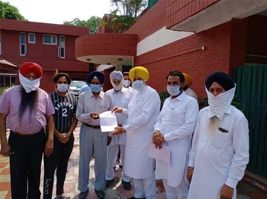 Balbir Singh Sidhu hands over grant of Rs. 5 lakh for maintenance of streets & drains in village chapparchiri
