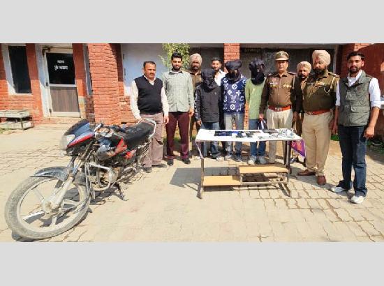 Police arrest 3 habitual offenders, recovery stolen motorcycle and 23 mobiles