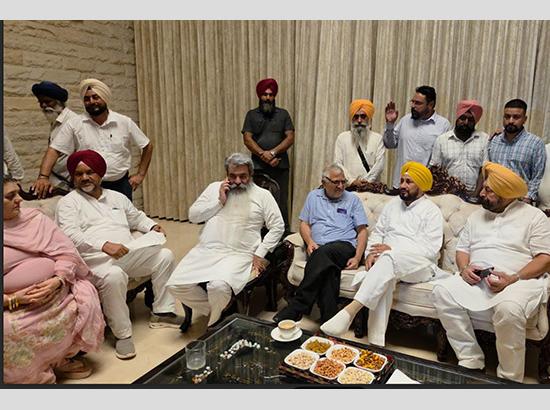 Punjab Congress Factionalism Out in the Open: Channi Visits Madan Lal Jalalpur After Suspension, Targets Raja Warring