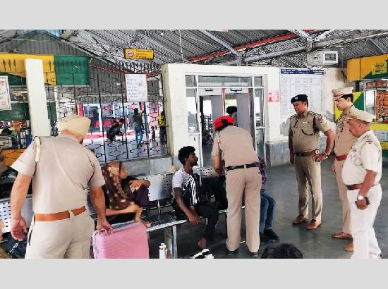 GRP conducts security check at Ferozepur Cantt railway station ahead of Independence Day