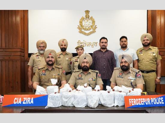 4 drug smugglers, including woman and juvenile nabbed with 7.858 Kg heroin