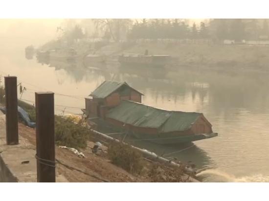 J-K: Temperature stays sub-zero in Kashmir Valley as cold wave continues its grip