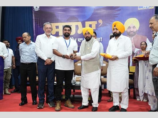 Punjab CM Mann launches 'Soorma' campaign, honours Recovered Youth as Anti-Drug Ambassadors; Watch Video