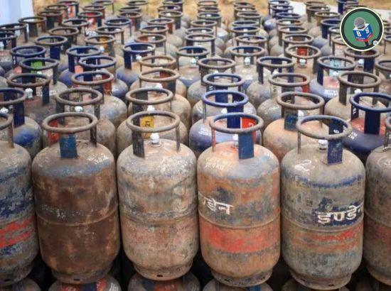 19-kg commercial LPG cylinder price dropped by Rs 202 in Delhi, Rs 209 in Kolkata

