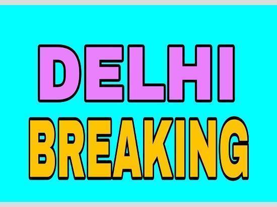 Delhi Police arrests AAP workers, Aman Arora reaches police station