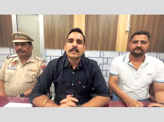 Drug smuggler held with Rs.15 lac drug money, Police intensify anti-drug efforts