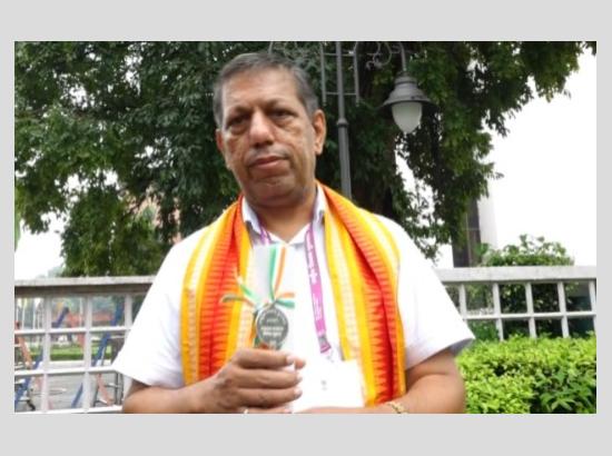 Punjab Teacher Dr Dinesh Kumar honoured with National Teachers’ Award by President Murmu