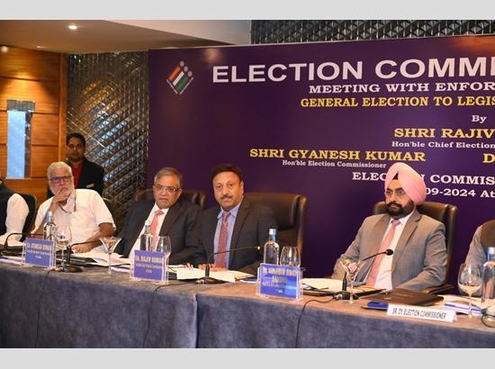 Opposition lambasts CEC Gyanesh Kumar after media report says two Election Commissioners objected to SIR decisions
