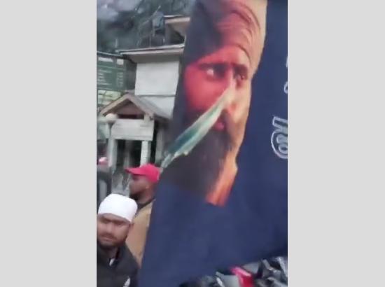 Tension in Manali as Punjab youth displays Bhindranwale flag on bike, locals force removal