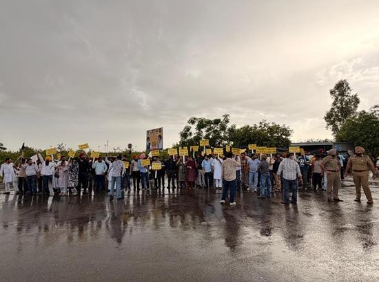 AAP protests during Haryana CM Saini’s Kurali visit, raises issues on water and funds