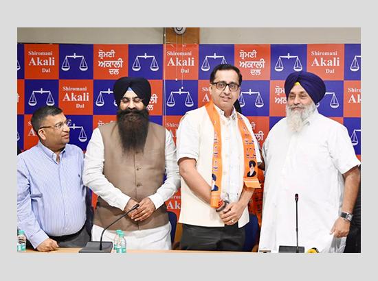 SAD receives a major boost with former BJP minister Satpal Gosain’s grandson joining the party