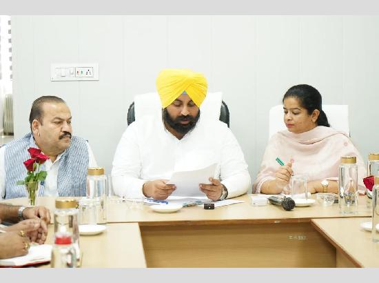 Make Ludhiana pothole, manhole free by June 30, Harjot Bains to MC officials