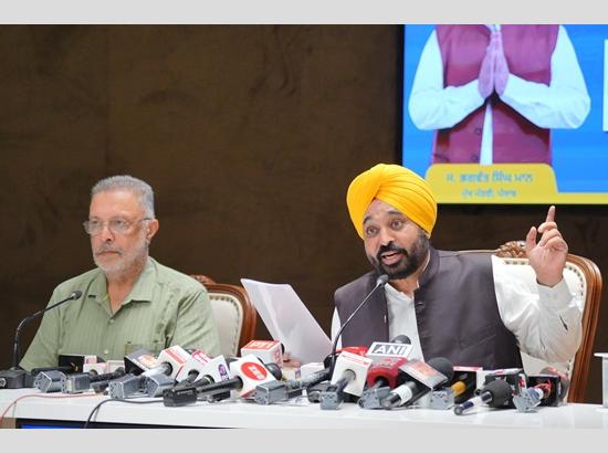 Punjab CM slams Union Govt for 'deliberate' delay in releasing Rs 1000 crore for healthcare 