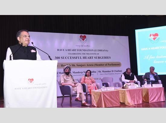 MP Arora, CP, DC join “Have A Heart Foundation” on 300 free heart surgeries celebration event