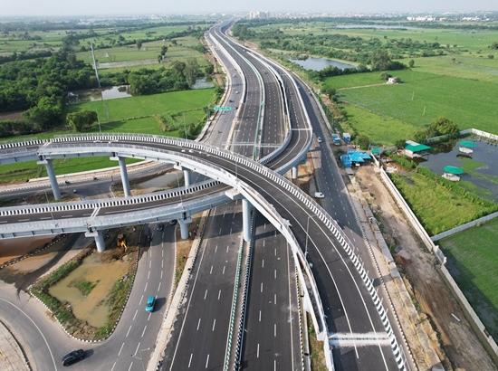 Jio users to get advance security warnings on highways, company signs MoU with NHAI