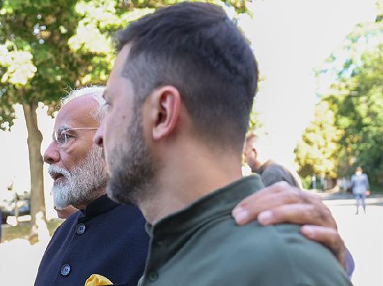 PM Modi greets Ukraine President Zelenskyy with hug