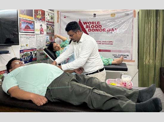 Husband-wife and father-daughter duos among 53 donors on World Blood Donor Day
