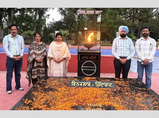 Varsha Sinha, Secretary OIDB pays tribute to martyrs at Hussainiwala Memorial