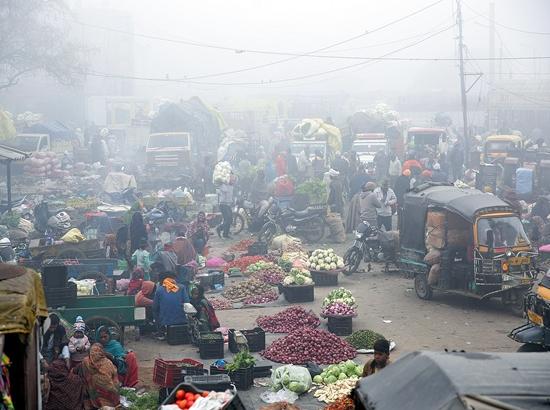 India’s wholesale inflation turns negative for fourth month, hits -1.21 % in October 