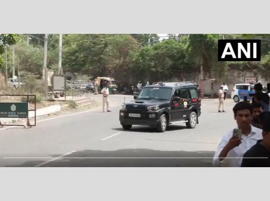 Breaking: Kejriwal, Mann reach Gurugram Jail to meet Sanjeev Arora; Watch Video  