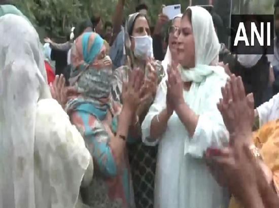 JKNC workers sing, celebrate in Srinagar as party's alliance with Congress leads in J-K trends