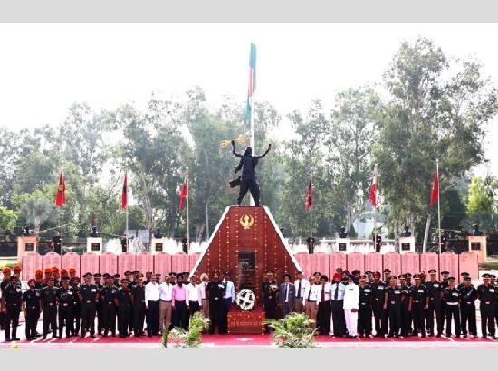 Vajra Corps honours valour and sacrifice on 27th Anniversary of Kargil Vijay Diwas